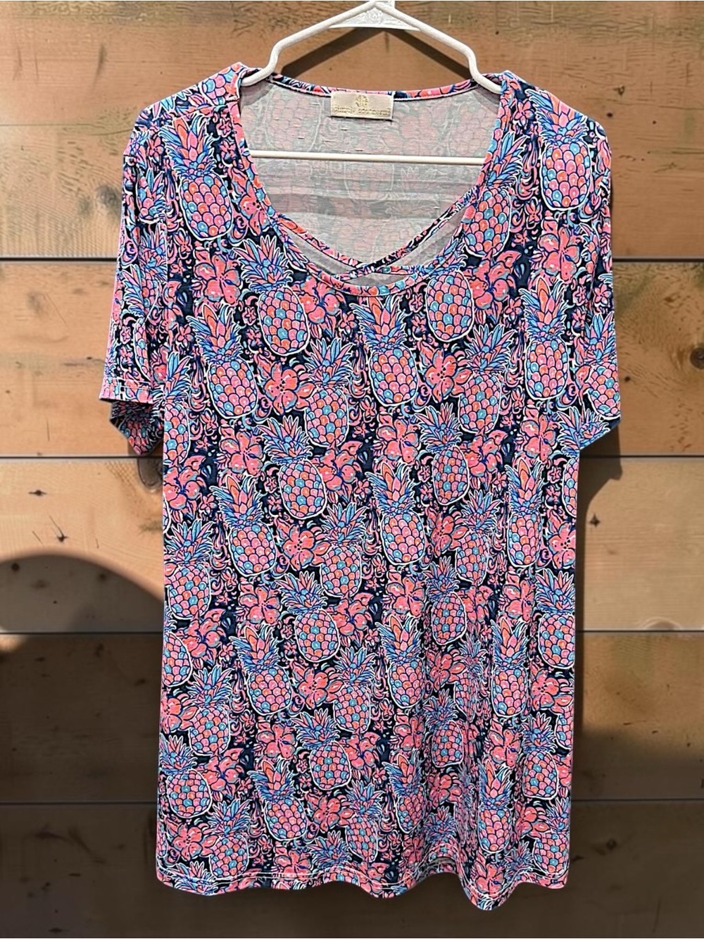 Simply Southern pink Pineapple XL dress with pockets
Pit 20”
Length 33”
Flowy - Picture 2 of 5